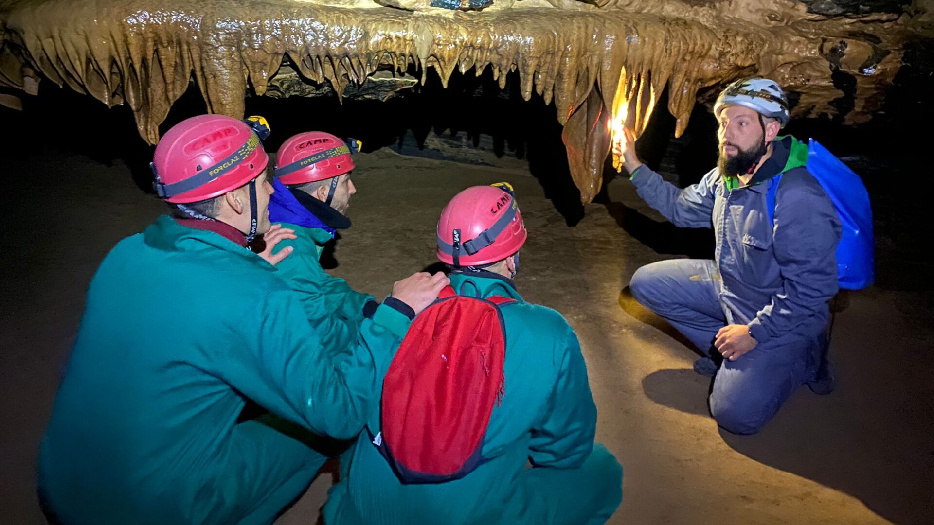 espeleología en Cuenca cueva del tio Manolo